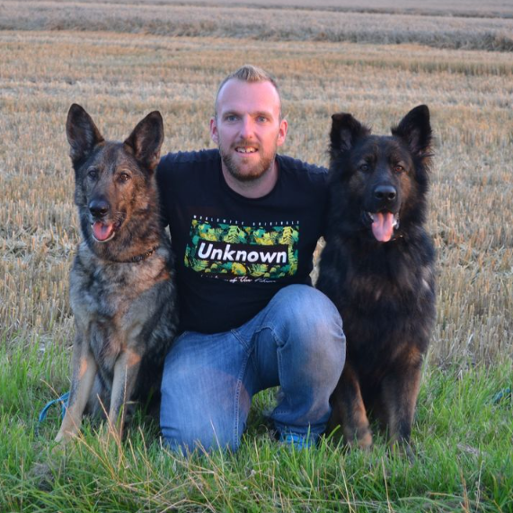 Mein Bruder Dominik mit Hektor von der Hagenmühle und Aix von Canis Anthus